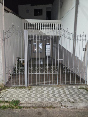 Casa familiar e espaçosa em Aparecida SP, com 3 quartos